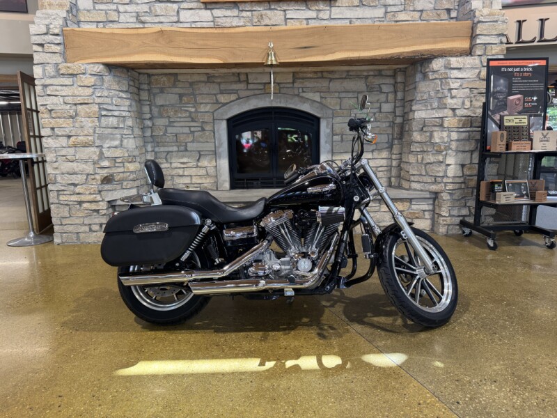 Harley-Davidson® Super Glide® Custom 2009 FXDC BLACK W/PINSTRIPE