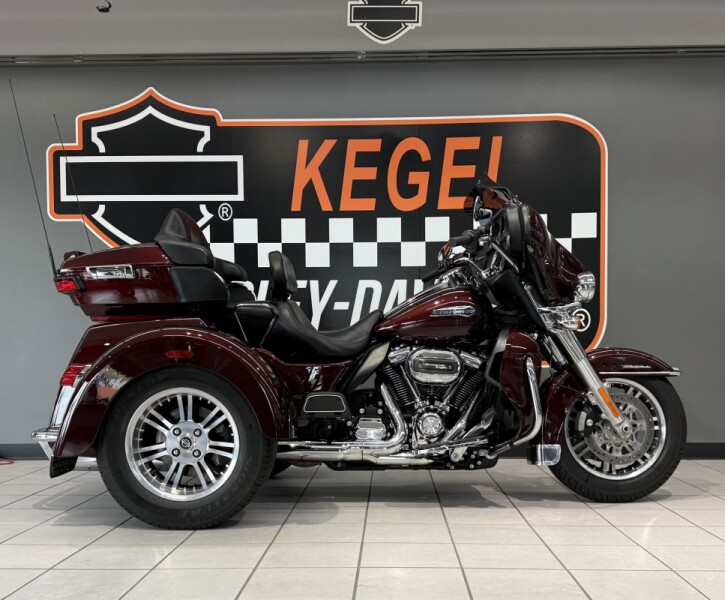 2019 Harley-Davidson® Tri Glide® Ultra Twisted Cherry
