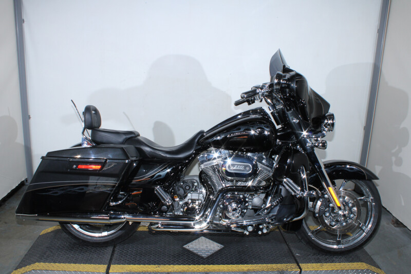 2012 Harley-Davidson CVO Street Glide FLHXSE