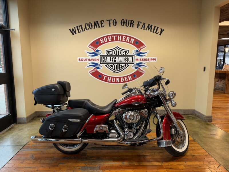 2013 Harley-Davidson® Road King® Classic Two-Tone Ember Red Sunglo/Merlot Sunglo