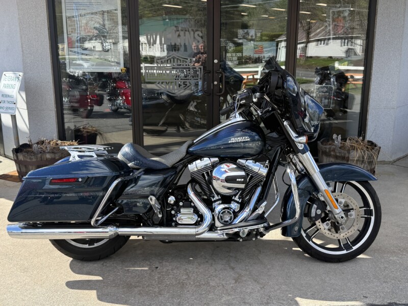 2016 HARLEY-DAVIDSON FLHXS STREET GLIDE SPECIAL in Cosmic Blue Pearl
