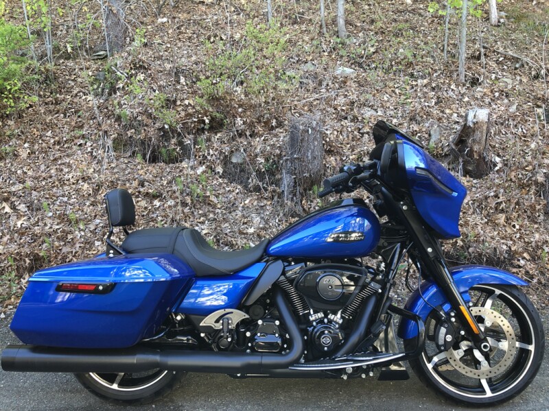 2024 Harley-Davidson® Street Glide® Blue Burst - Black Finish