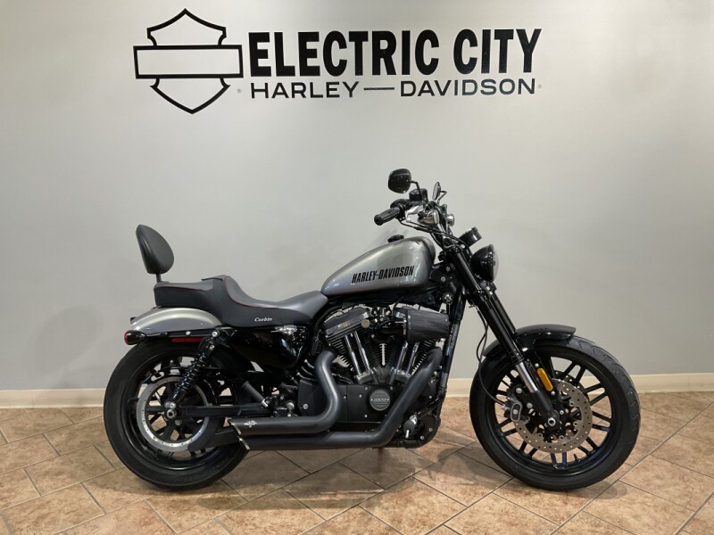2016 Harley-Davidson® Roadster™ Two-Tone Billet Silver/Vivid Black & Burgundy Pinstripe XL1200CX
