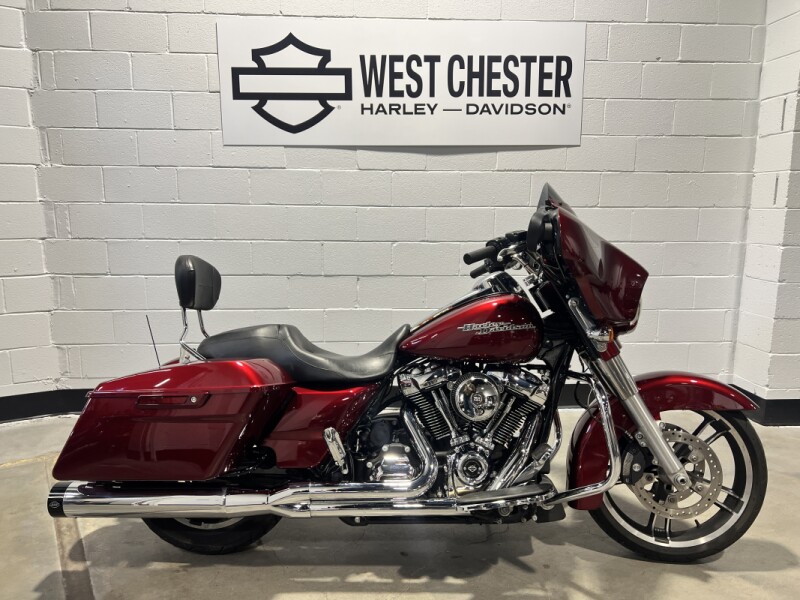 2017 Harley-Davidson® Street Glide® Special Velocity Red Sunglo FLHXS