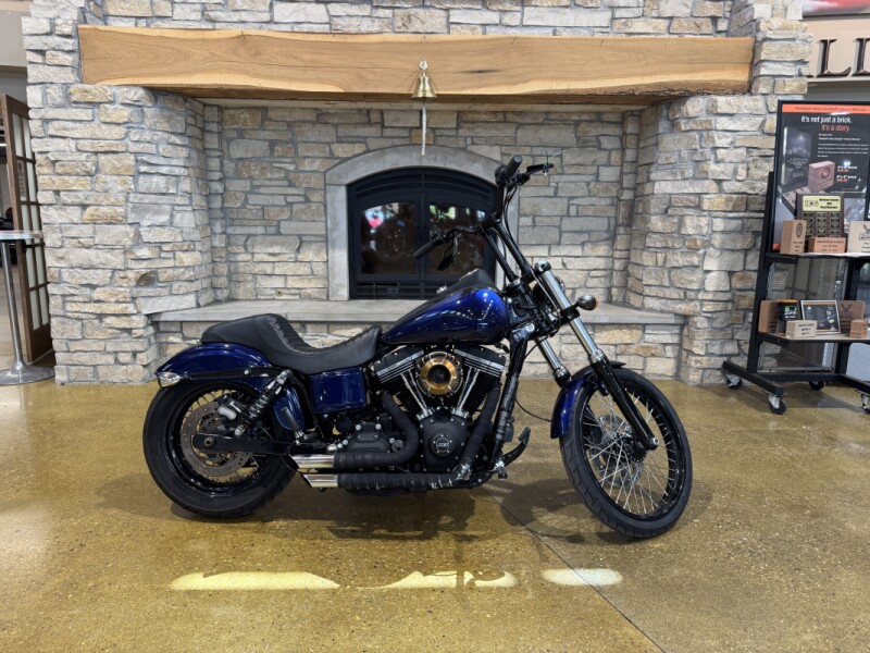 Harley-Davidson® Street Bob® 2015 FXDB BLACK