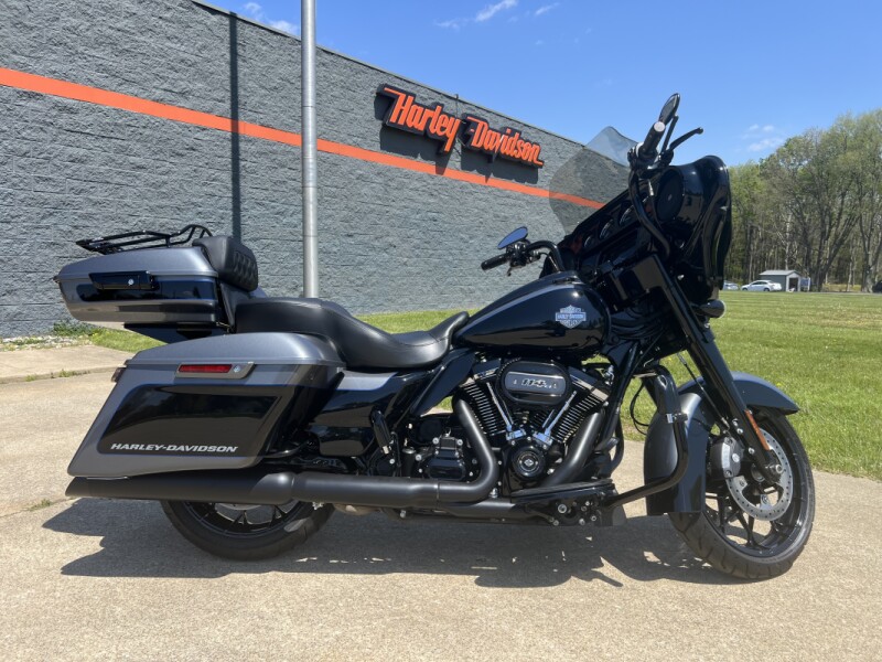 2021 Harley-Davidson® Street Glide® Special Gauntlet Gray Metallic/Vivid Black - Black Finish