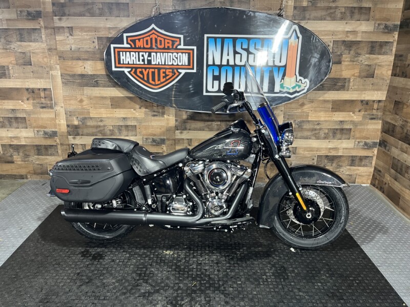 2026 Harley-Davidson® Limited Edition Heritage Classic Midnight Ember w/Laced Wheels