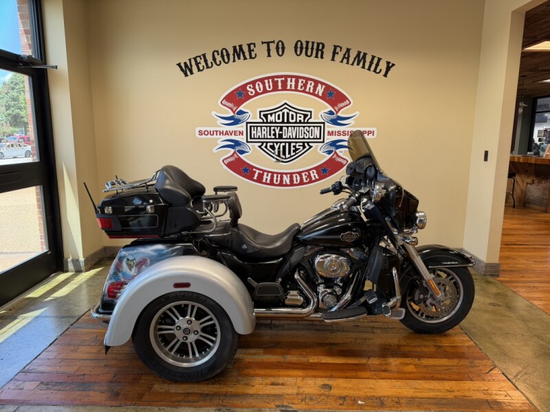 2013 Harley-Davidson® Tri Glide™ Ultra Classic® Vivid Black