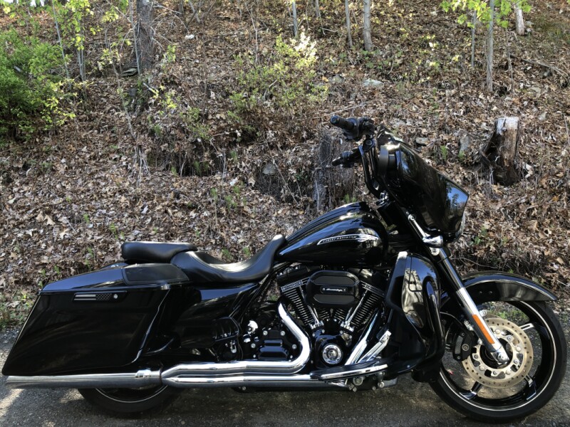 2016 Harley-Davidson® CVO™ Street Glide® Carbon Crystal with Phantom Flames