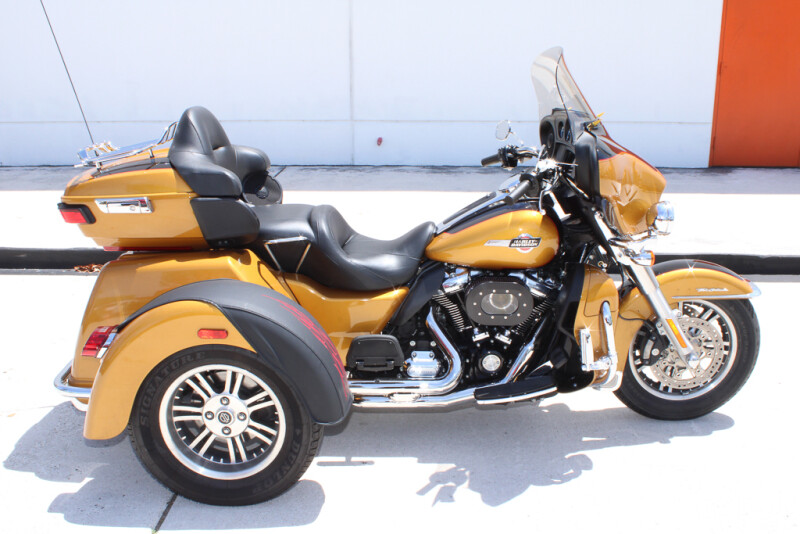 2023 Harley-Davidson Tri Glide Ultra FLHTCUTG