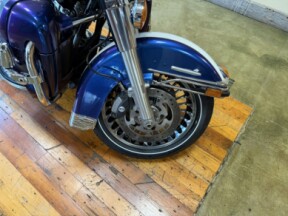 2011 Harley-Davidson® Electra Glide® Ultra Limited Two-Tone White Ice Pearl/Black Ice Pearl thumb 0