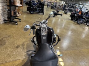 Harley-Davidson® Super Glide® Custom 2009 FXDC BLACK W/PINSTRIPE thumb 0
