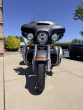 2016 H-D  FLHTCUTG Tri Glide® Ultra 103ci thumb 2