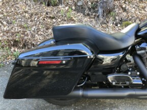 2018 Harley-Davidson® Street Glide® Special Vivid Black thumb 2
