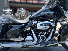 FLHX 2019 Street Glide® thumb 0