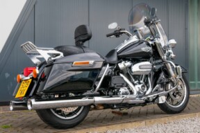 2018 Harley-Davidson® Road King®  thumb 2