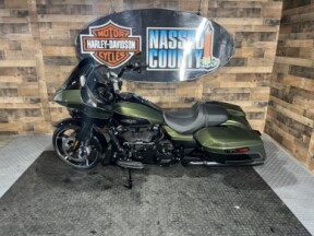 2026 Harley-Davidson® Road Glide® Olive Steel Metallic / Vivid Black Black Trim thumb 2
