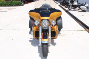 2023 Harley-Davidson Tri Glide Ultra FLHTCUTG thumb 0