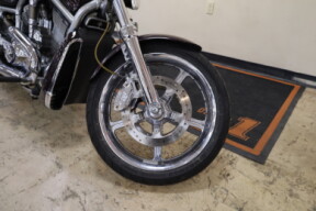 2006 Harley-Davidson<sup>®</sup> V-Rod® Black Cherry Pearl VRSCA thumb 1