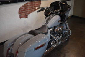 2026 Harley-Davidson® Road Glide® Dark Billiard Gray Chrome Trim thumb 2