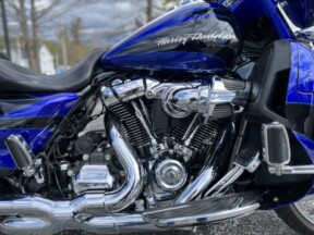 FLHXSE 2017 CVO™ Street Glide® thumb 2