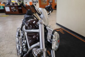 2006 Harley-Davidson<sup>®</sup> V-Rod® Black Cherry Pearl VRSCA thumb 0