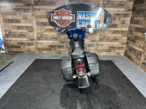 2026 Harley-Davidson® Limited Edition Heritage Classic Midnight Ember w/Laced Wheels thumb 1