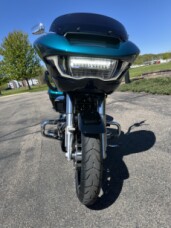 2026 Harley-Davidson® Road Glide® Teal Thunder / Vivid Black Chrome Trim thumb 2