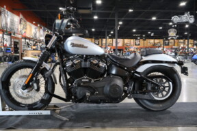 FXBB 2020 Street Bob® thumb 3