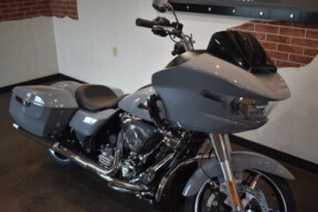 2026 Harley-Davidson® Road Glide® Dark Billiard Gray Chrome Trim thumb 3