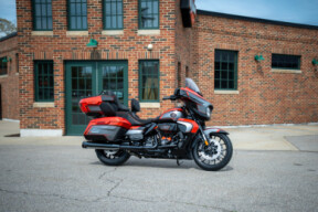 Harley-Davidson® CVO Street Glide Limited 2026 FLHXLSE 34604643 CITRUS HEAT thumb 3