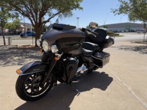 2017 Harley-Davidson® Ultra Limited Two-Tone Charcoal Denim/Black Denim thumb 0