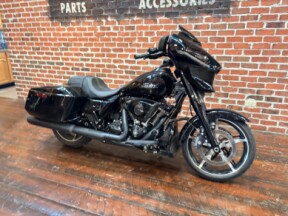 FLHX 2024 Street Glide® thumb 3