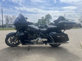 2026 Harley-Davidson® Street Glide Limited Iron Horse Metallic Chrome Trim thumb 0
