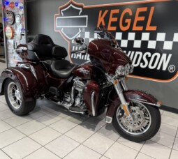 2019 Harley-Davidson® Tri Glide® Ultra Twisted Cherry thumb 3