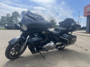 2026 Harley-Davidson® Street Glide Limited Iron Horse Metallic Chrome Trim thumb 1
