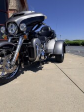 2016 H-D  FLHTCUTG Tri Glide® Ultra 103ci thumb 3