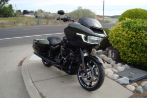 2026 Harley-Davidson® Road Glide® Olive Steel Metallic / Vivid Black Chrome Trim thumb 1