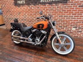 FXST 2023 Softail® Standard thumb 3