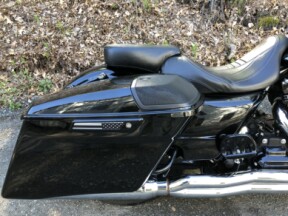 2016 Harley-Davidson® CVO™ Street Glide® Carbon Crystal with Phantom Flames thumb 2