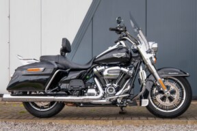 2018 Harley-Davidson® Road King®  thumb 3