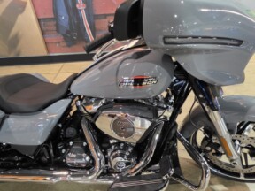 FLHX 2024 Street Glide® thumb 2