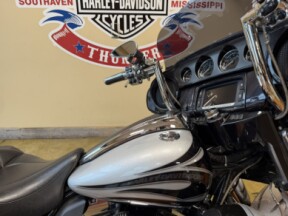 2015 Harley-Davidson® CVO™ Street Glide® Two-Tone Hard Candy Mercury/Smoky Quartz Flames thumb 3