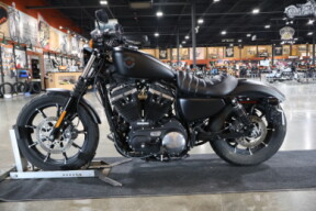 XL 883N 2022 Iron 883™ thumb 3