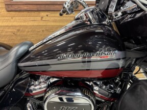 2020 Harley-Davidson® CVO™ Tri Glide® Black Stardust w/ Magnetic Gray & Wicked Red FLHTCUTGSE thumb 3