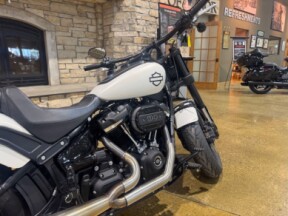 FXFBS 2018 Fat Bob® 114 thumb 2