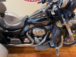 2013 Harley-Davidson® Tri Glide™ Ultra Classic® Vivid Black thumb 2