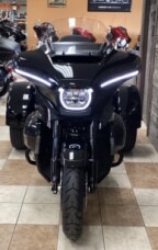 2026 Harley-Davidson® Street Glide 3 Limited Vivid Black Black Trim thumb 2