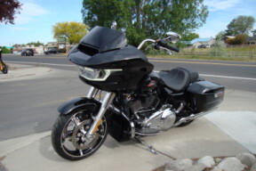 2026 Harley-Davidson® Road Glide® Vivid Black Chrome Trim thumb 2