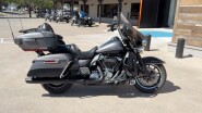 2017 Harley-Davidson® Ultra Limited Two-Tone Charcoal Denim/Black Denim